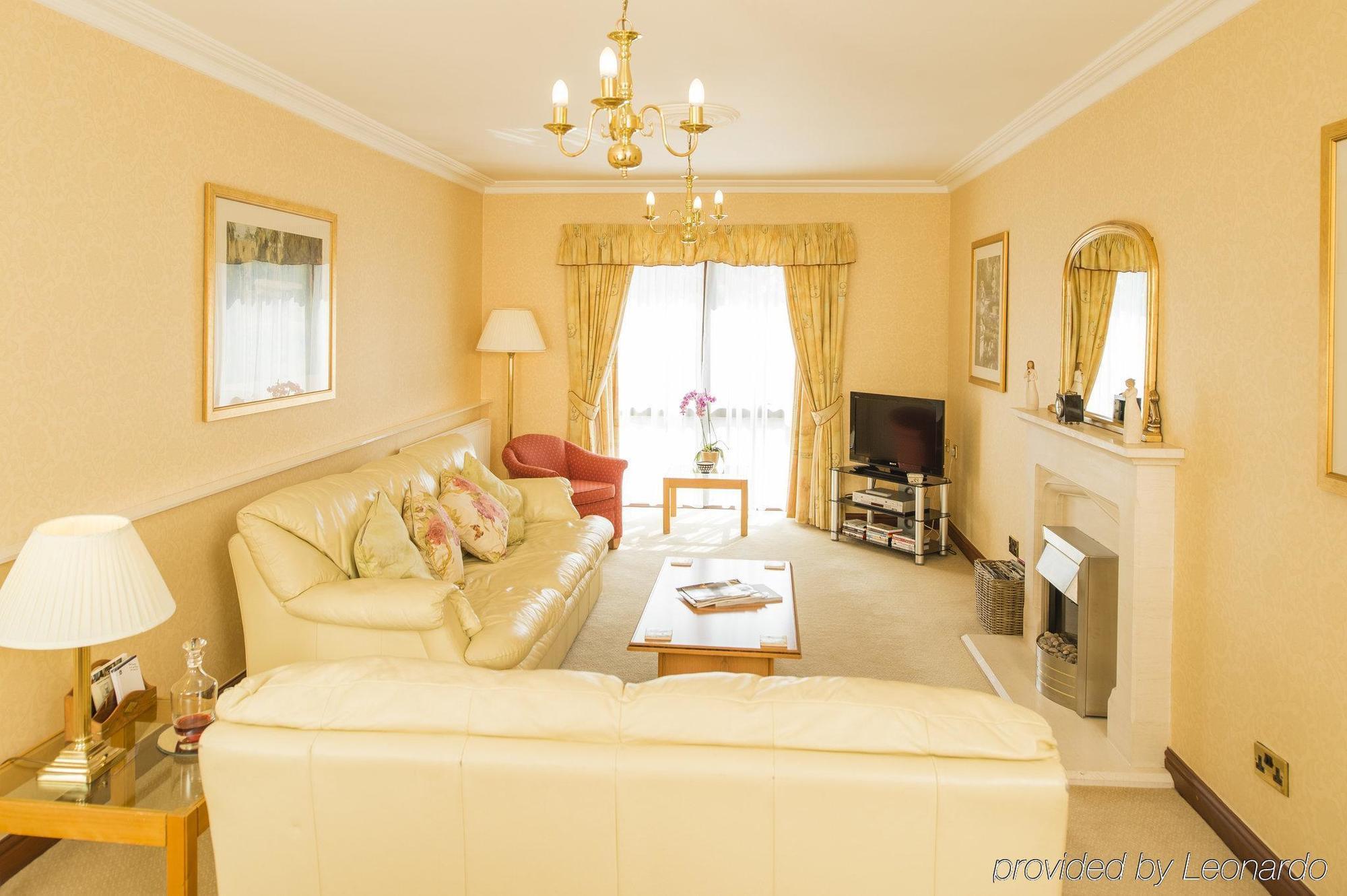 Parkway Hotel & Spa Cwmbran Ngoại thất bức ảnh