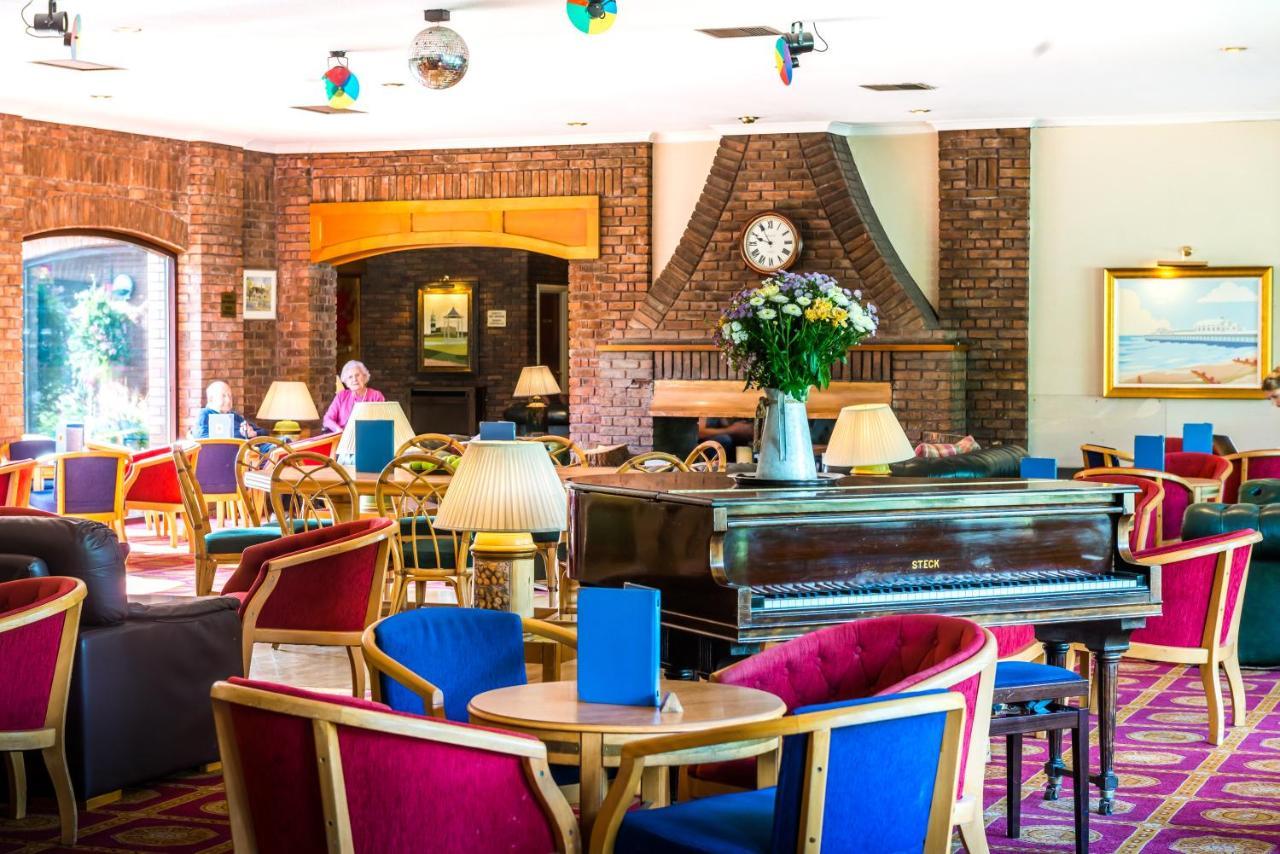Parkway Hotel & Spa Cwmbran Ngoại thất bức ảnh
