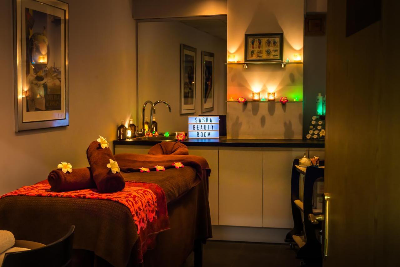 Parkway Hotel & Spa Cwmbran Ngoại thất bức ảnh